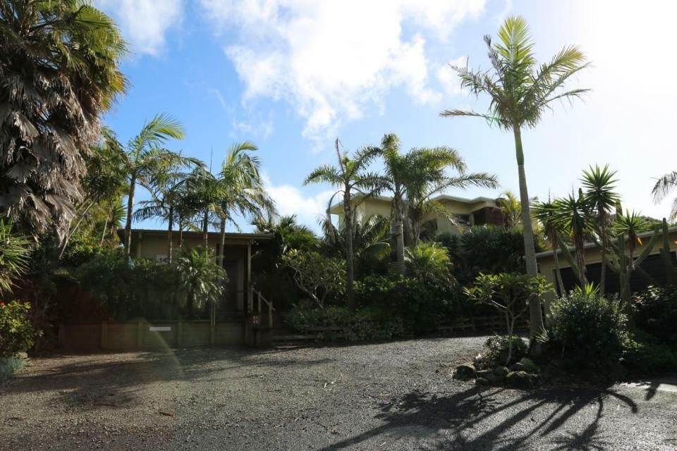 Gems Seaside Lodge Ahipara Exterior photo