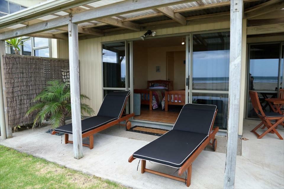 Gems Seaside Lodge Ahipara Exterior photo