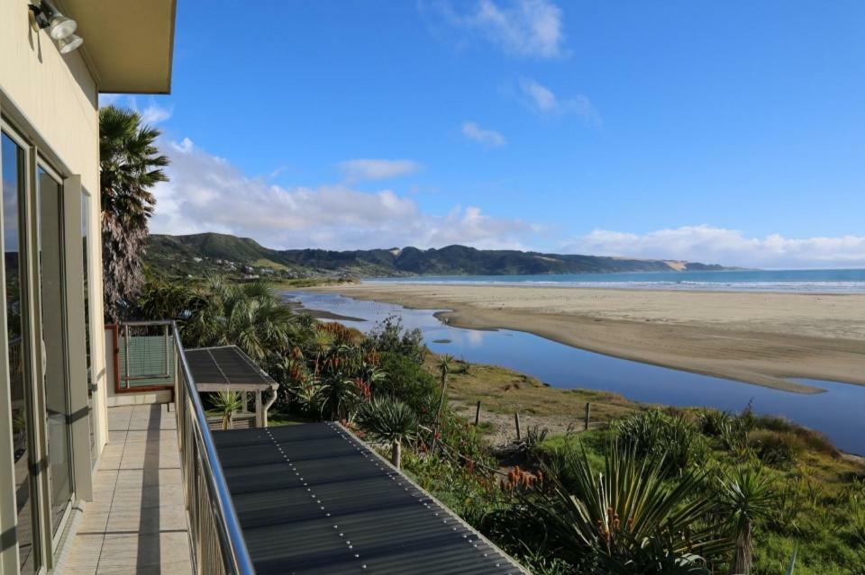 Gems Seaside Lodge Ahipara Exterior photo
