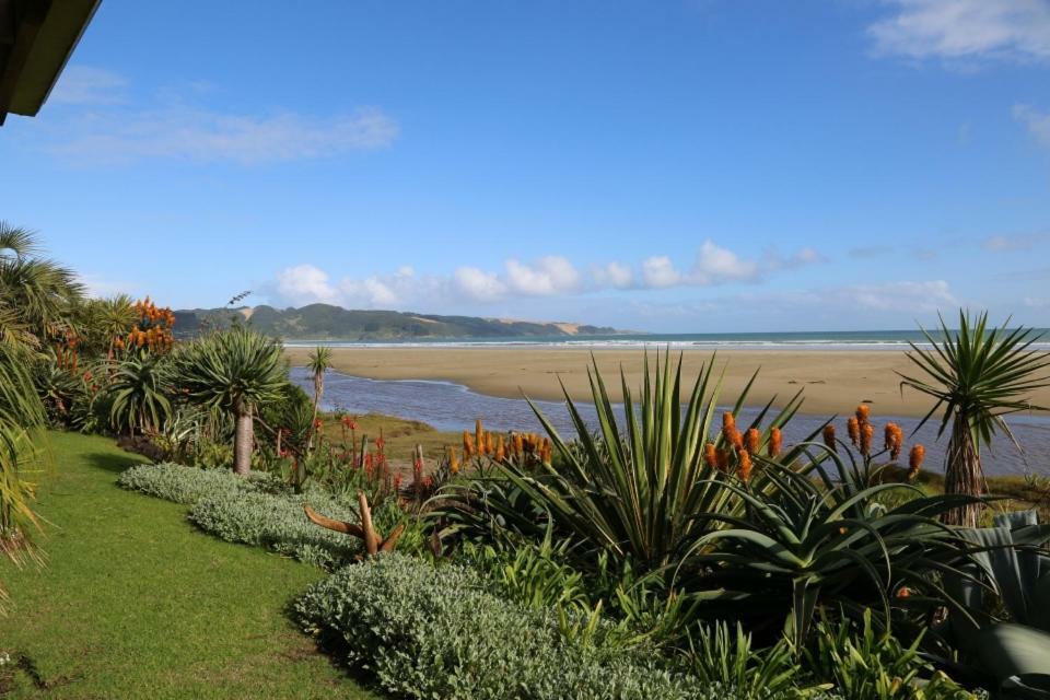 Gems Seaside Lodge Ahipara Exterior photo