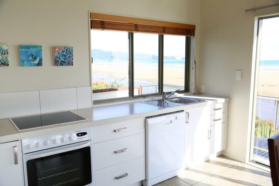 Gems Seaside Lodge Ahipara Exterior photo